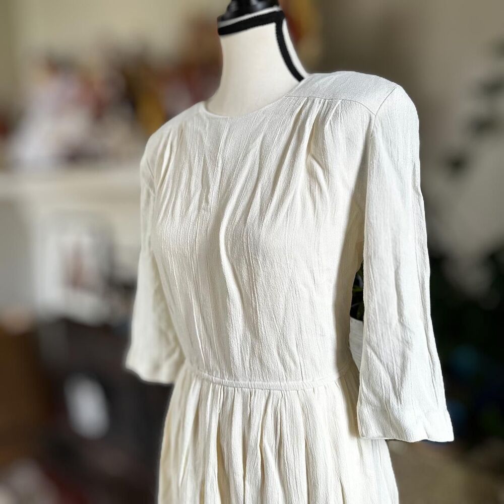 American-vintage Women's White and Cream Dress - Picture 5 of 8